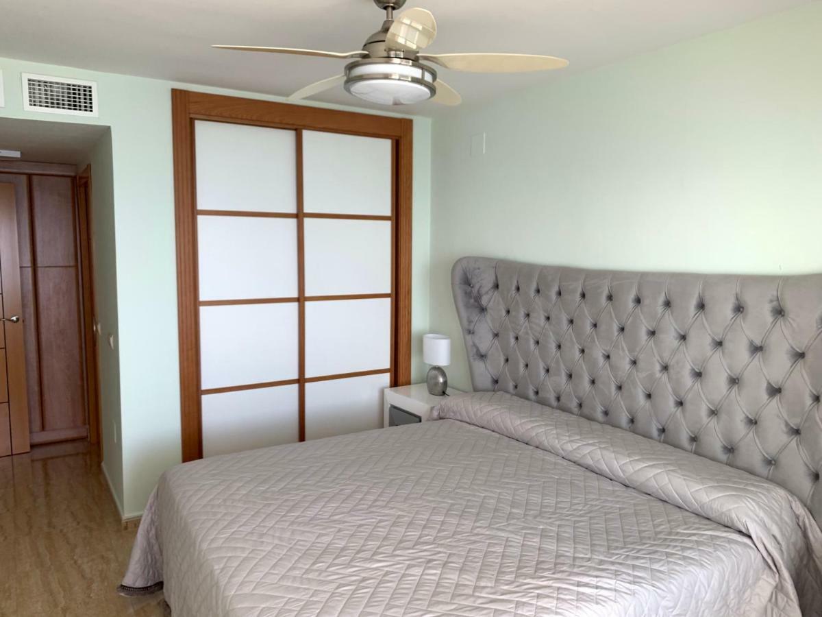 Апартаменты Apartament Aguamarina On The Beach Front Михас-Коста Экстерьер фото