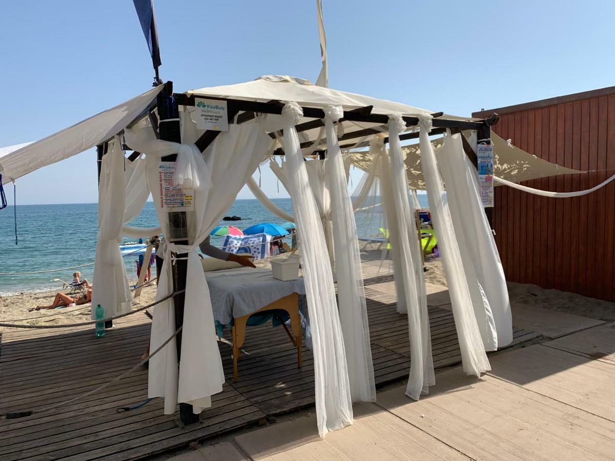 Апартаменты Apartament Aguamarina On The Beach Front Михас-Коста Экстерьер фото