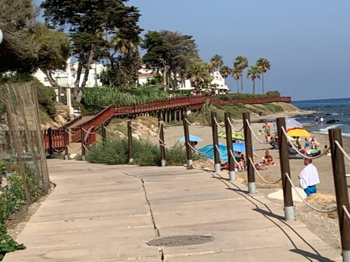 Апартаменты Apartament Aguamarina On The Beach Front Михас-Коста Экстерьер фото