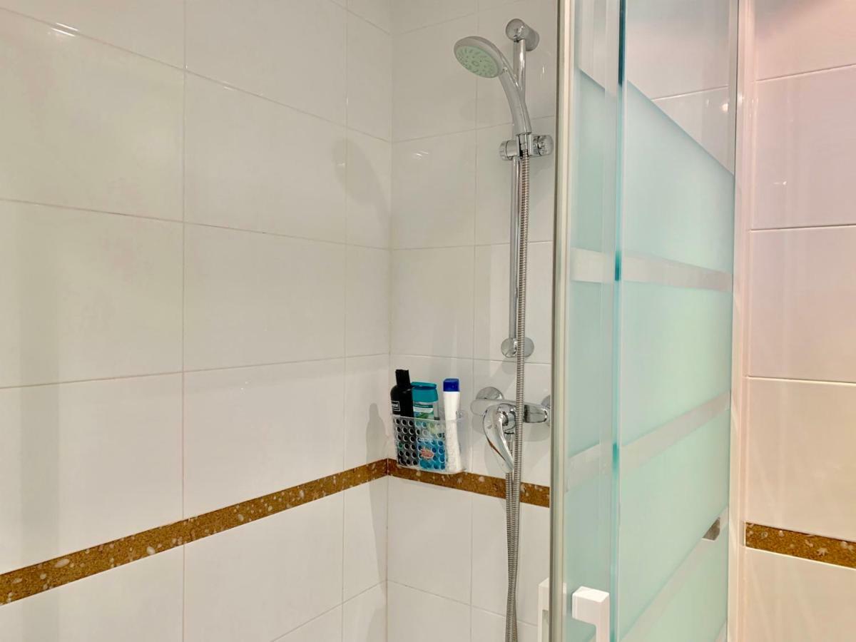 Апартаменты Apartament Aguamarina On The Beach Front Михас-Коста Экстерьер фото
