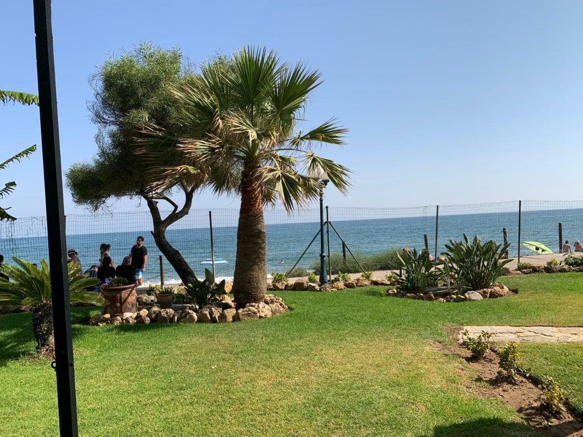 Апартаменты Apartament Aguamarina On The Beach Front Михас-Коста Экстерьер фото