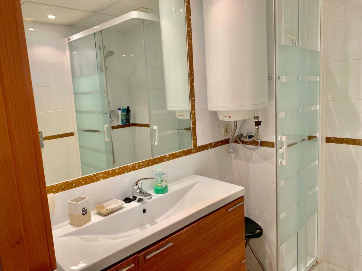 Апартаменты Apartament Aguamarina On The Beach Front Михас-Коста Экстерьер фото