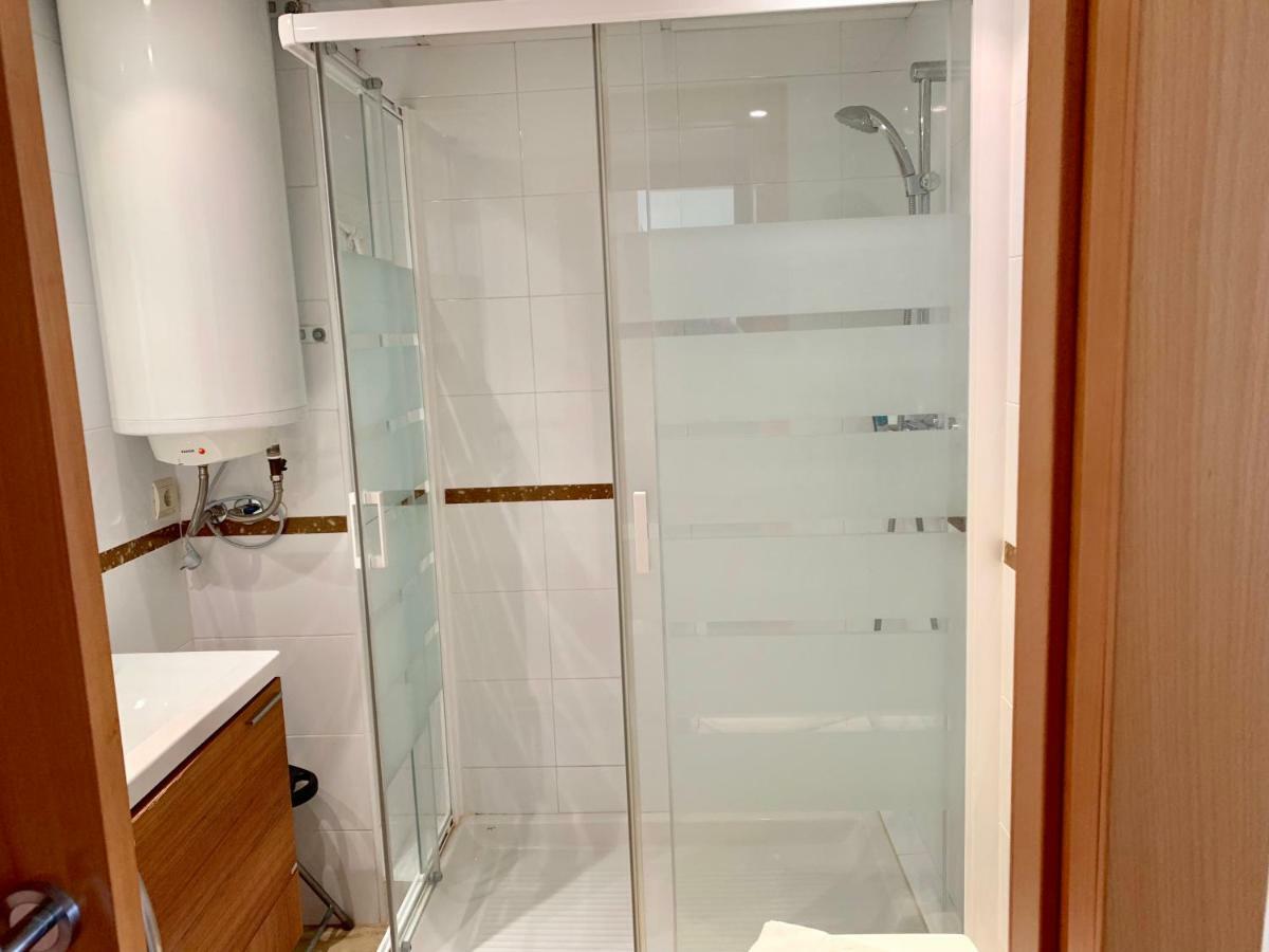 Апартаменты Apartament Aguamarina On The Beach Front Михас-Коста Экстерьер фото
