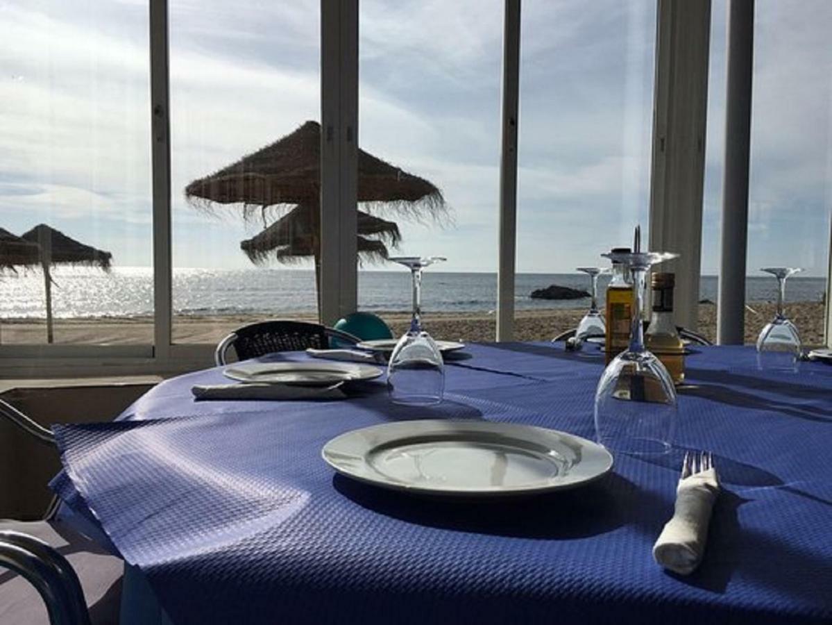 Апартаменты Apartament Aguamarina On The Beach Front Михас-Коста Экстерьер фото