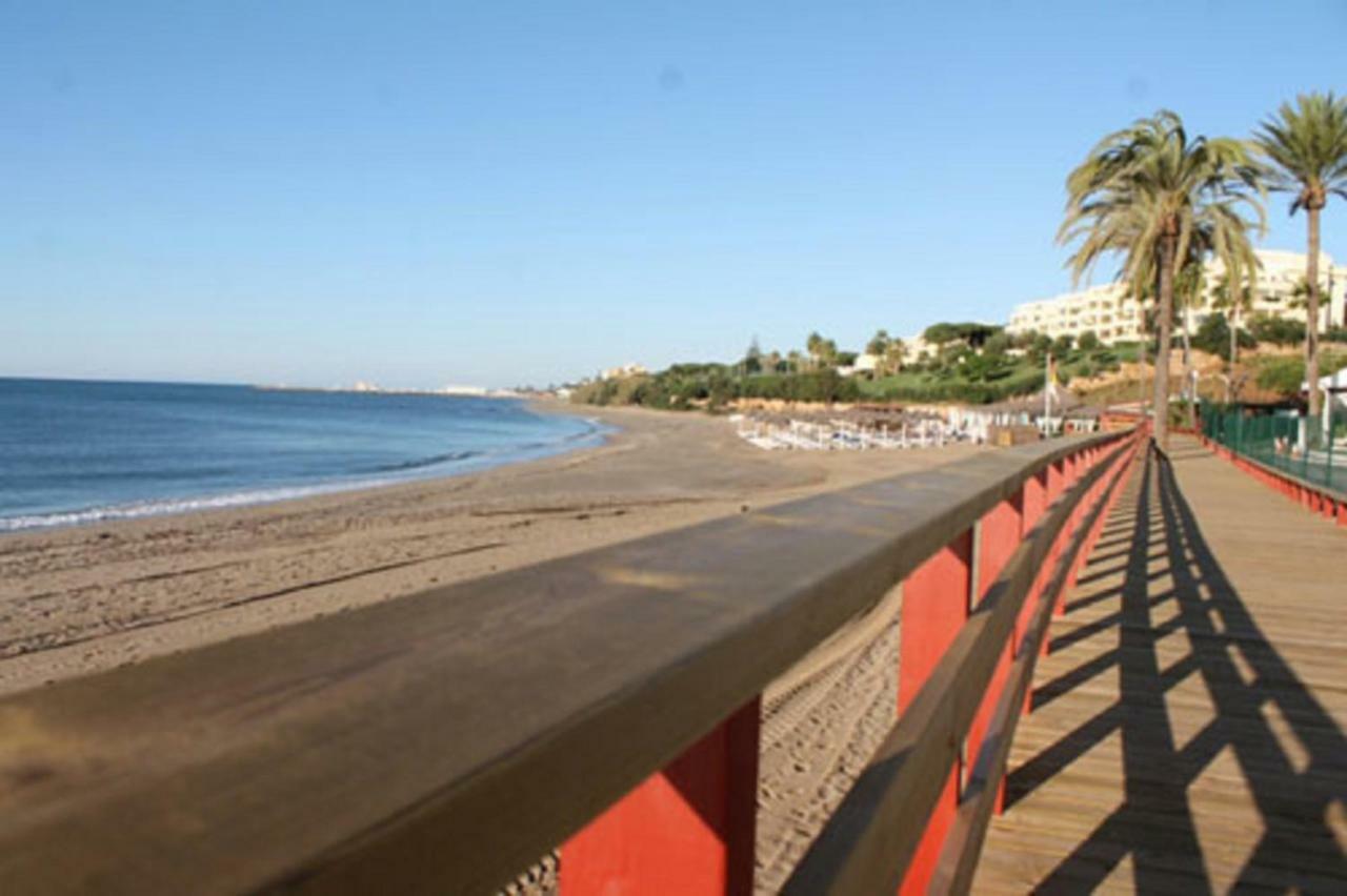 Апартаменты Apartament Aguamarina On The Beach Front Михас-Коста Экстерьер фото